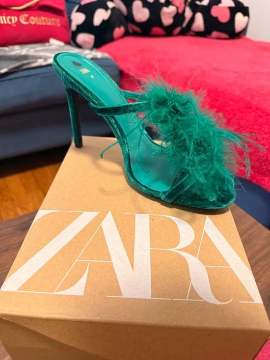 Forrest Green Suede Sandal Heels - Picture 4 of 4